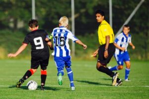 Armash dømmer en U-14 kamp